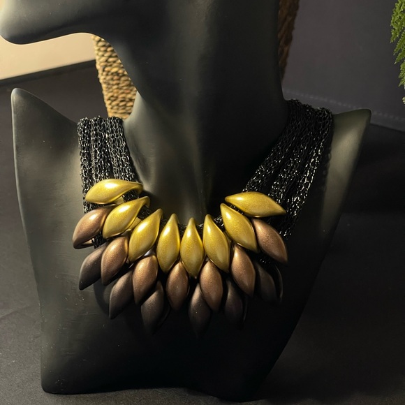 Josiane - Black and Gold Hand Braided Retro Statement Necklace. 2025 Trends - Picture 4 of 4